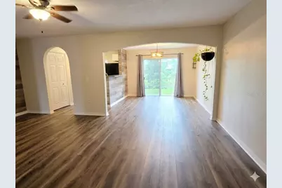 9863 Ashburn Lake Drive, Tampa, FL 33610 - Photo 3