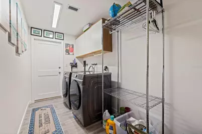 1894 Tanglewood Drive NE, Saint Petersburg, FL 33702 - Photo 27