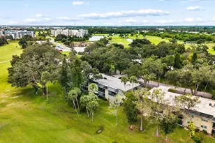 43 Country Club Dr, Largo, FL 33771 - Photo 39