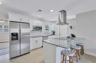 3672 Searobin Dr SE, Saint Petersburg, FL 33705 - Photo 9