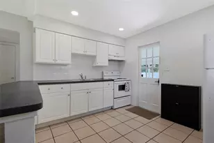 4420 Dr Martin Luther King Jr Street N, Saint Petersburg, FL 33703 - Photo 9