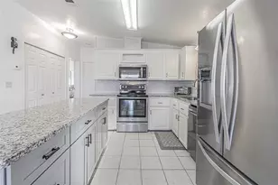 37232 Neukom Ave, Zephyrhills, FL 33541 - Photo 13