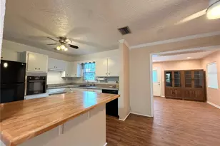2700 56th Ln N, Saint Petersburg, FL 33710 - Photo 9