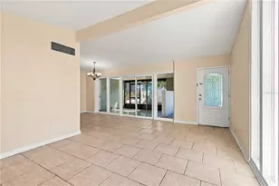 10312 Lake Carroll Way, Tampa, FL 33618 - Photo 7
