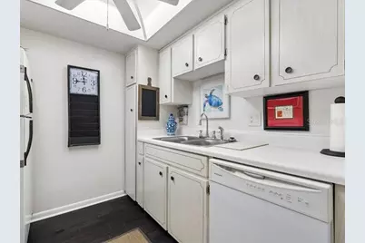 650 Pinellas Point Drive S #240, Saint Petersburg, FL 33705 - Photo 15