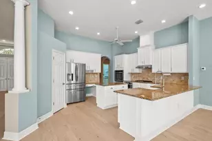15019 Lake Emerald Blvd, Tampa, FL 33618 - Photo 17