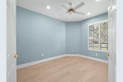 15019 Lake Emerald Boulevard, Tampa, FL 33618 - Photo 31