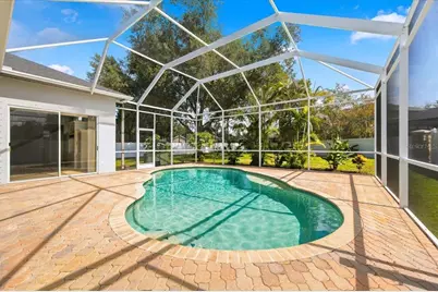 15019 Lake Emerald Boulevard, Tampa, FL 33618 - Photo 3