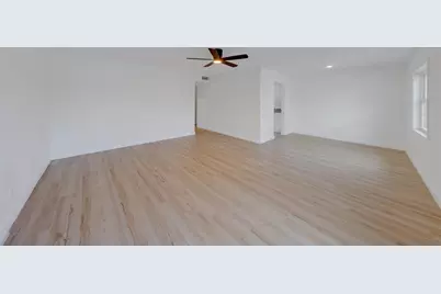 9218 Tudor Drive #P101, Tampa, FL 33615 - Photo 3
