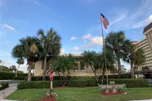 4650 Cove Cir, Saint Petersburg, FL 33708 - Photo 25