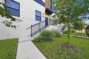 2104 4th St S, Saint Petersburg, FL 33705 - Photo 3