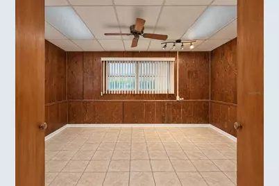 109 W Grapefruit Circle, Clearwater, FL 33759 - Photo 17