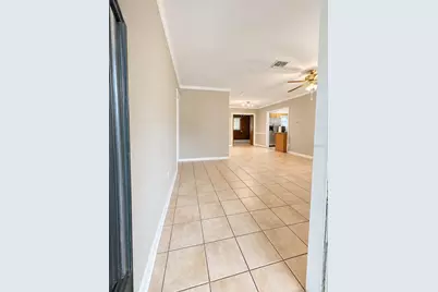 109 W Grapefruit Circle, Clearwater, FL 33759 - Photo 3