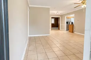 109 W Grapefruit Cir, Clearwater, FL 33759 - Photo 3