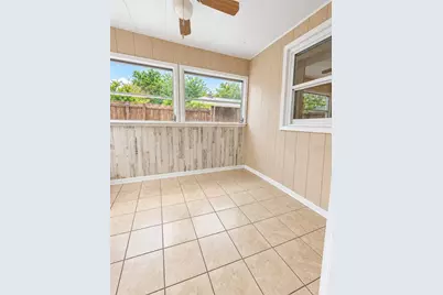 109 W Grapefruit Circle, Clearwater, FL 33759 - Photo 21