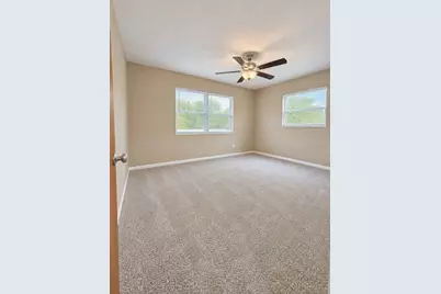 109 W Grapefruit Circle, Clearwater, FL 33759 - Photo 9