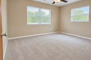 109 W Grapefruit Cir, Clearwater, FL 33759 - Photo 9