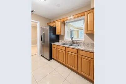 109 W Grapefruit Circle, Clearwater, FL 33759 - Photo 5