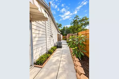 109 W Grapefruit Circle, Clearwater, FL 33759 - Photo 29