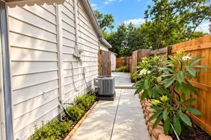 109 W Grapefruit Cir, Clearwater, FL 33759 - Photo 29