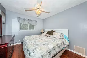 499 Jewel Ct, Belleair Bluffs, FL 33770 - Photo 15