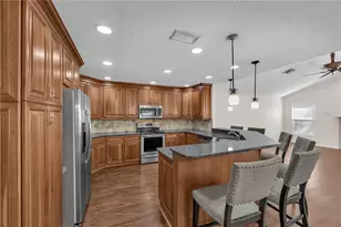 4008 Eagles Nest Dr, Valrico, FL 33596 - Photo 3