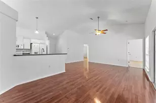 1435 Club Dr, Tarpon Springs, FL 34689 - Photo 9