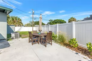 7599 Meadowlawn Dr N, Saint Petersburg, FL 33702 - Photo 33