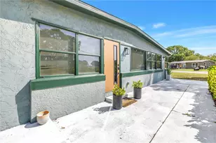 7599 Meadowlawn Dr N, Saint Petersburg, FL 33702 - Photo 5