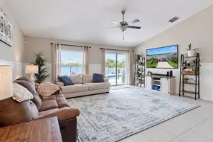 236 Rain Berry Ave, Ruskin, FL 33570 - Photo 9