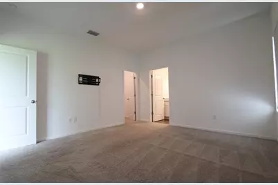 35552 Shade Fern Lane, Zephyrhills, FL 33541 - Photo 9