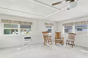 800 Chesapeake Dr, Tarpon Springs, FL 34689 - Photo 5