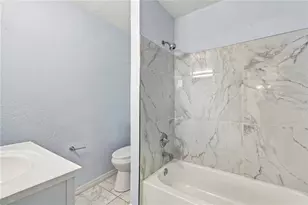 12291 Armenia Gables Cir, Tampa, FL 33612 - Photo 5