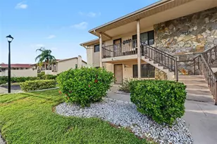 9930 Eagles Point Cir, Port Richey, FL 34668 - Photo 7
