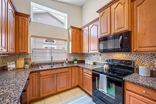 5619 Walkingstick Ln, Wesley Chapel, FL 33543 - Photo 5