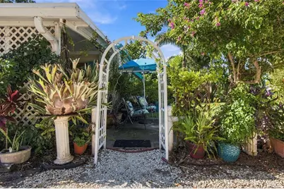 980 7th Street NW #1A, Largo, FL 33770 - Photo 5