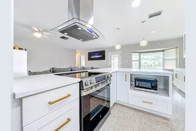 8723 Hickorywood Lane, Tampa, FL 33615 - Photo 21