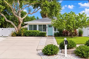 614 Lyndhurst St, Dunedin, FL 34698 - Photo 1