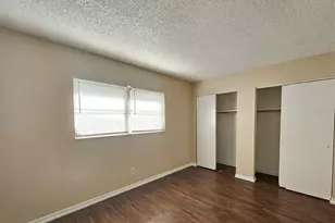 201 Northwest Jefferson Cir N, Saint Petersburg, FL 33702 - Photo 7