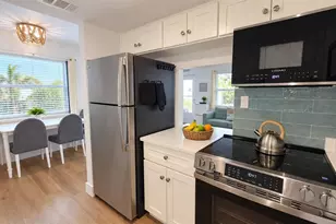 9715 Harrell Ave, Treasure Island, FL 33706 - Photo 15