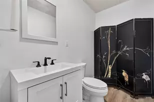 1000 49th St S, Saint Petersburg, FL 33707 - Photo 5