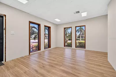 1000 49th Street S, Saint Petersburg, FL 33707 - Photo 3
