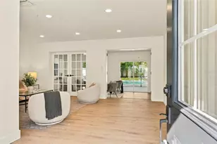 10309 Reclinata Ln, Tampa, FL 33618 - Photo 5
