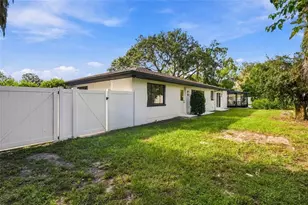 10309 Reclinata Ln, Tampa, FL 33618 - Photo 39