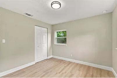 4216 N Sandalwood Circle, Tampa, FL 33617 - Photo 23