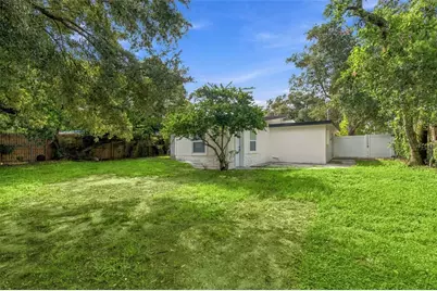 4216 N Sandalwood Circle, Tampa, FL 33617 - Photo 35