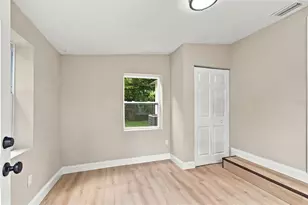 4216 N Sandalwood Cir, Tampa, FL 33617 - Photo 17