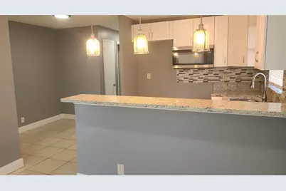 10704 N 15th Street #B, Tampa, FL 33612 - Photo 5