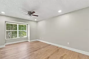 3118 Valley Oaks Dr, Tampa, FL 33618 - Photo 17