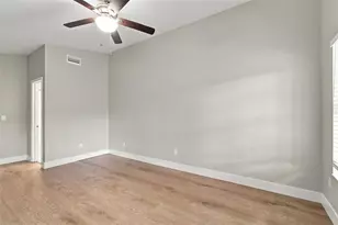 3118 Valley Oaks Dr, Tampa, FL 33618 - Photo 19